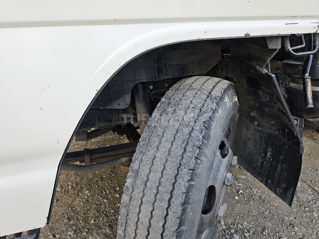 Isuzu NPR 66 L