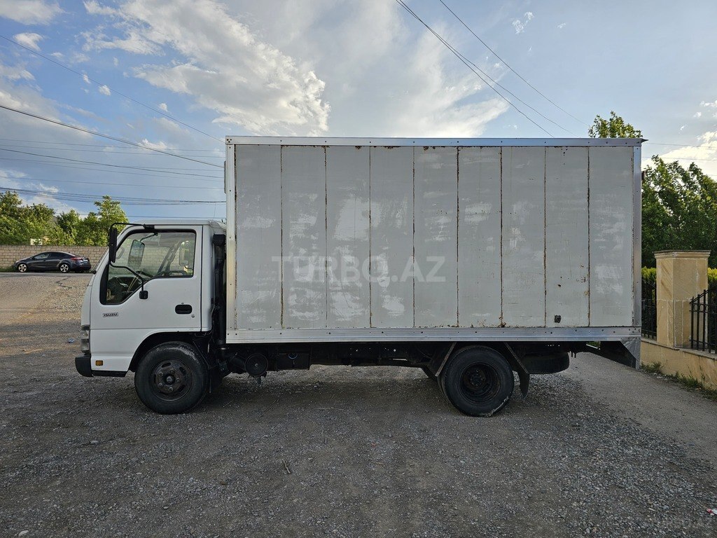 Isuzu NPR 66 L