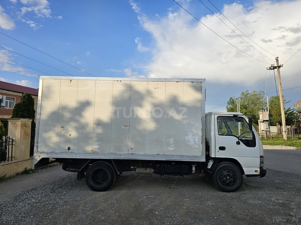 Isuzu NPR 66 L