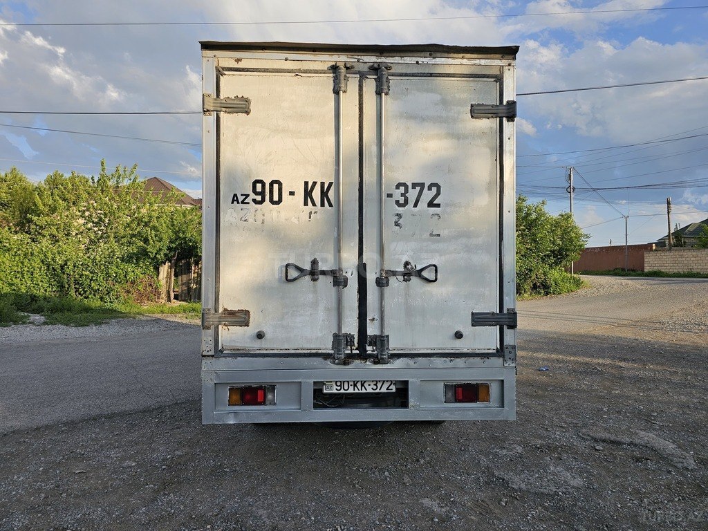 Isuzu NPR 66 L