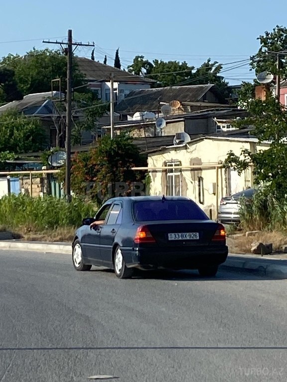 Mercedes C 180