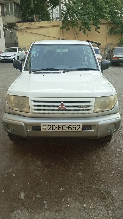 Mitsubishi Pajero io