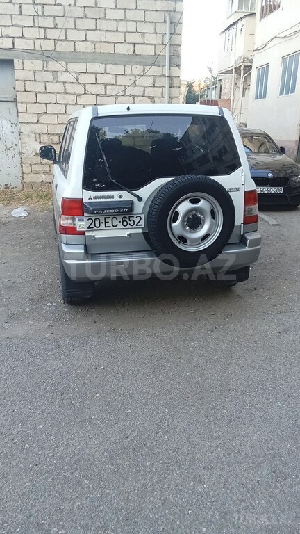 Mitsubishi Pajero io