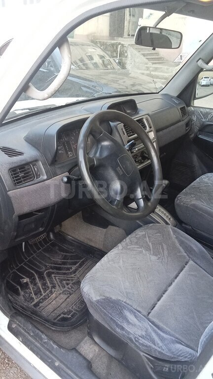 Mitsubishi Pajero io