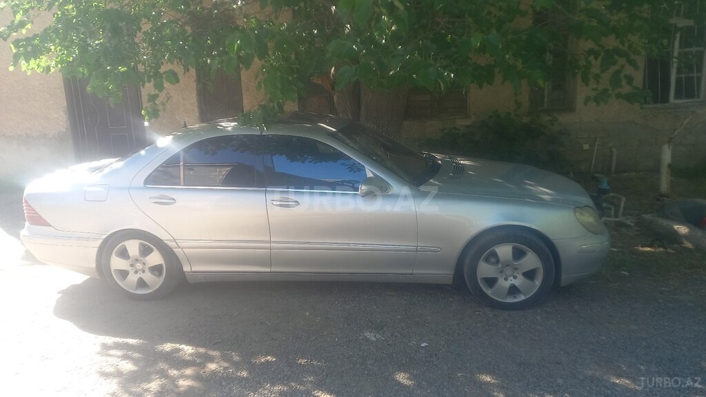 Mercedes S 320