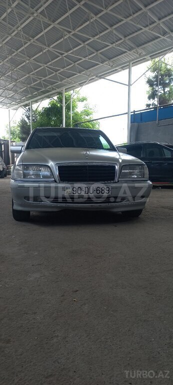 Mercedes C 200