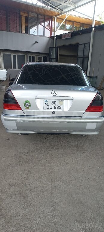 Mercedes C 200