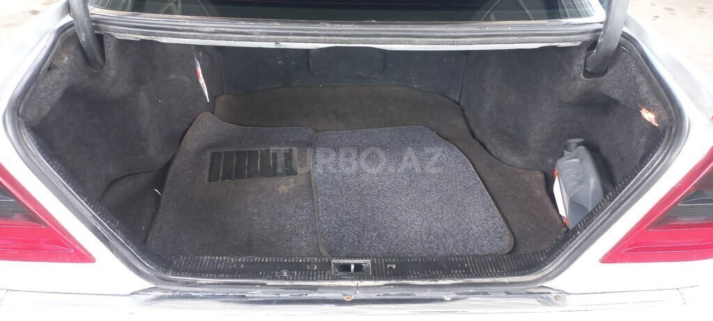 Mercedes C 200