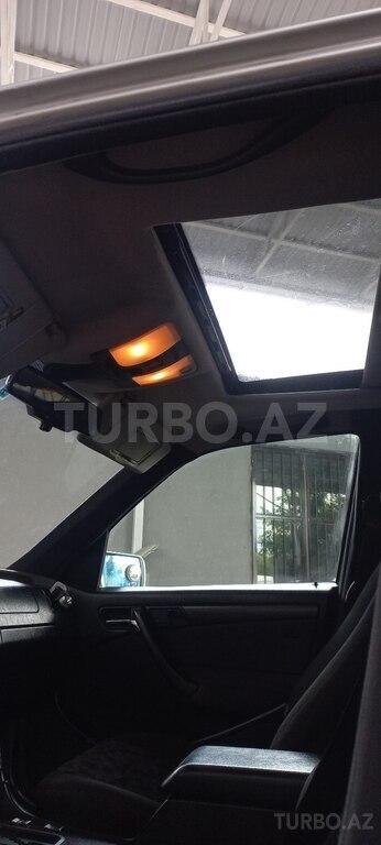 Mercedes C 200