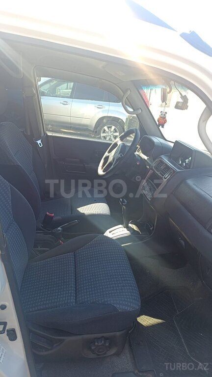 Mitsubishi Pajero io