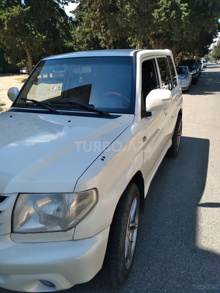 Mitsubishi Pajero io