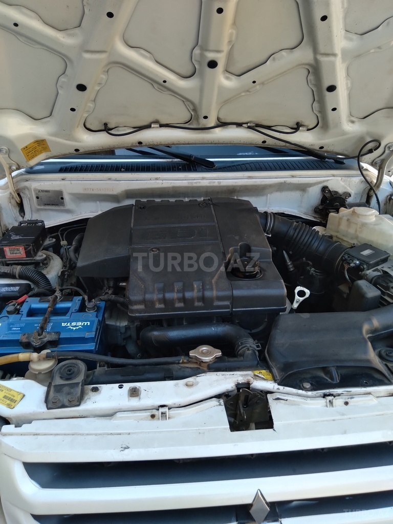 Mitsubishi Pajero io