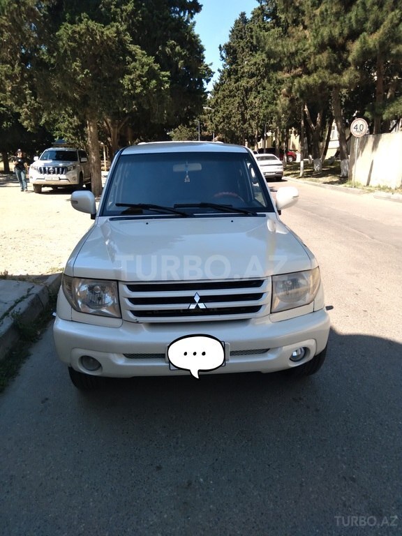 Mitsubishi Pajero io
