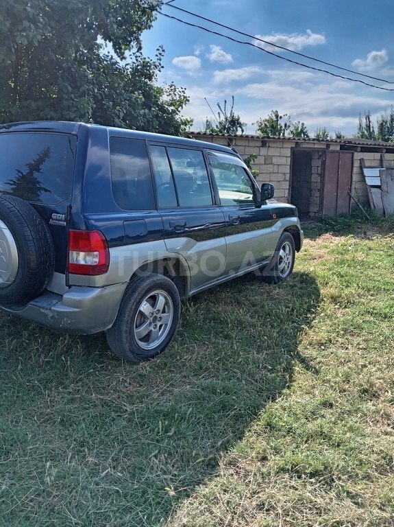 Mitsubishi Pajero io