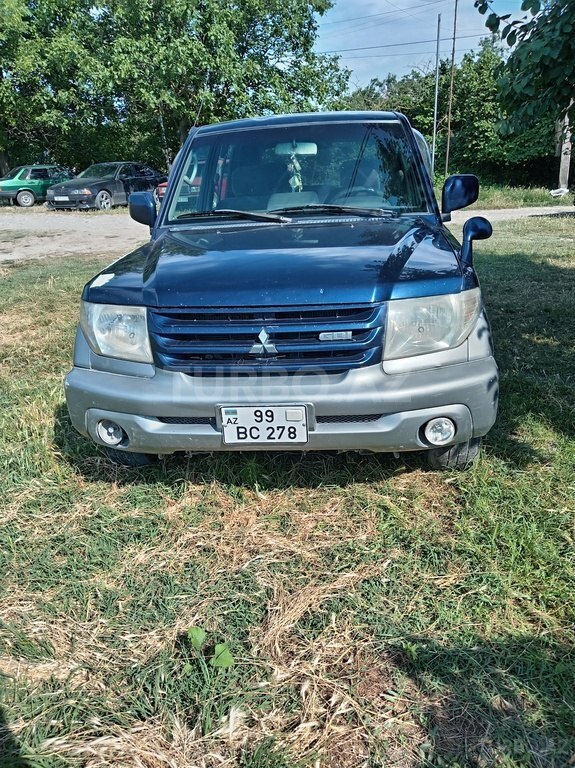 Mitsubishi Pajero io