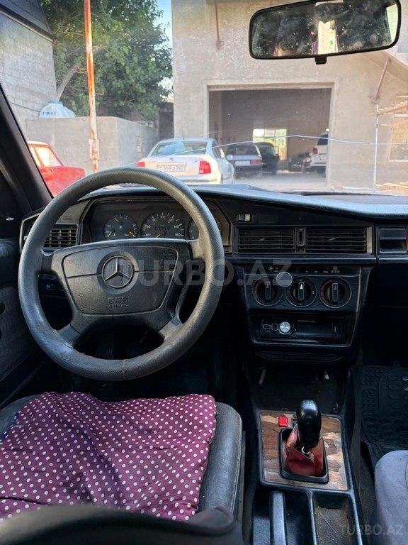 Mercedes 190