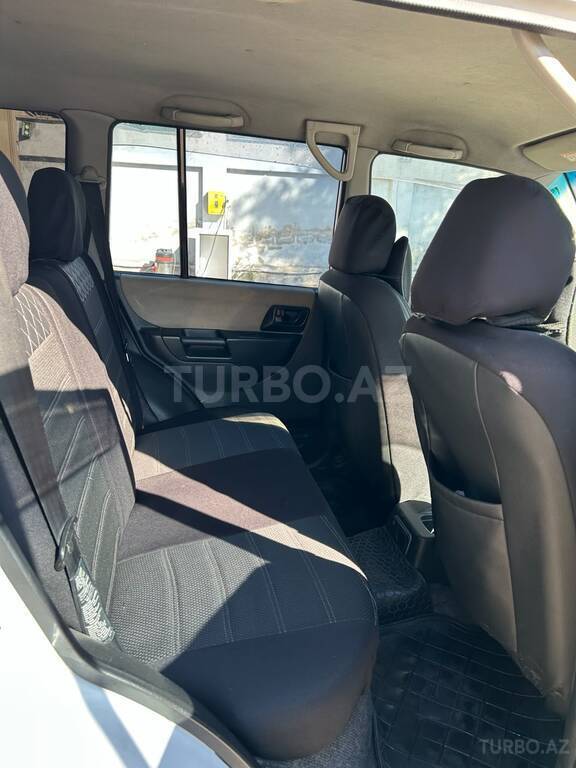Mitsubishi Pajero io