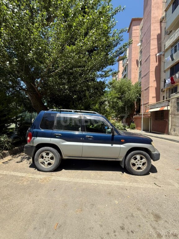 Mitsubishi Pajero io