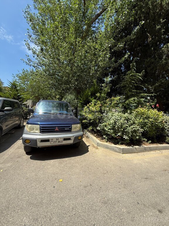 Mitsubishi Pajero io