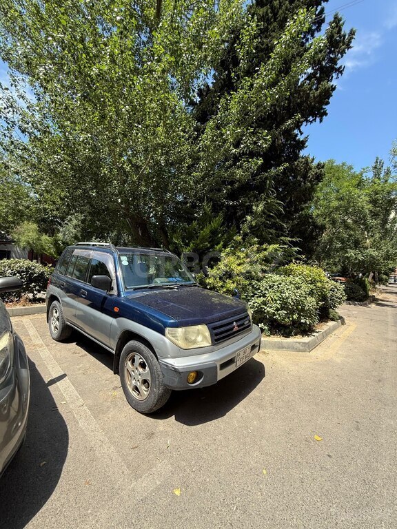 Mitsubishi Pajero io