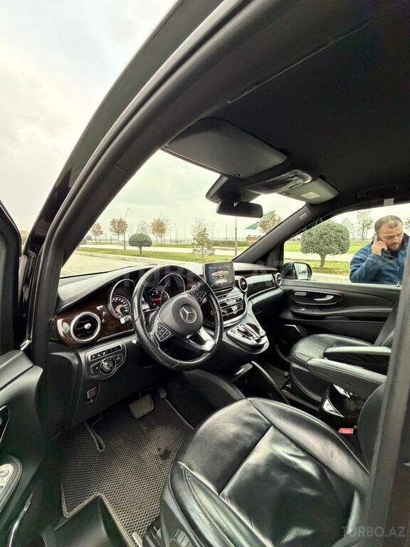 Mercedes V 250