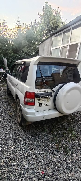Mitsubishi Pajero io