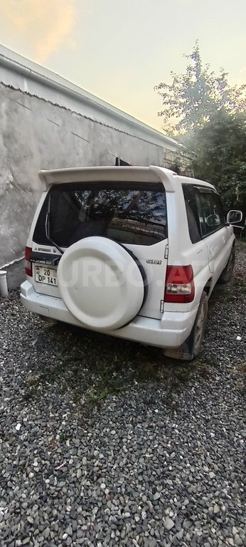 Mitsubishi Pajero io