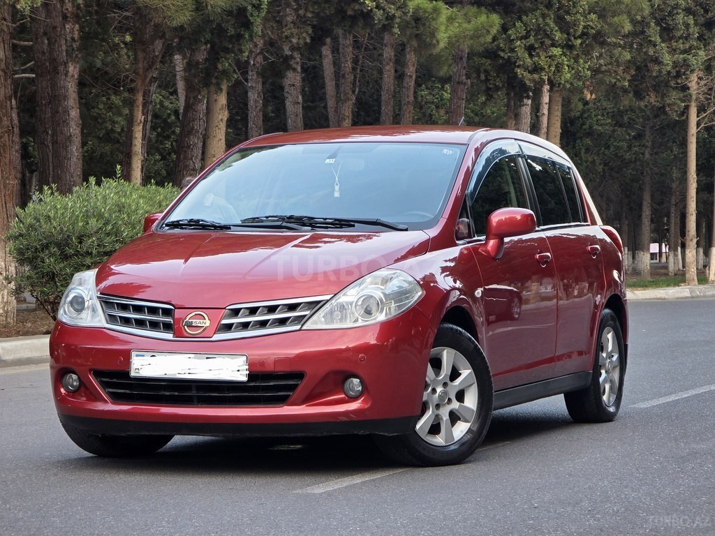Nissan Tiida