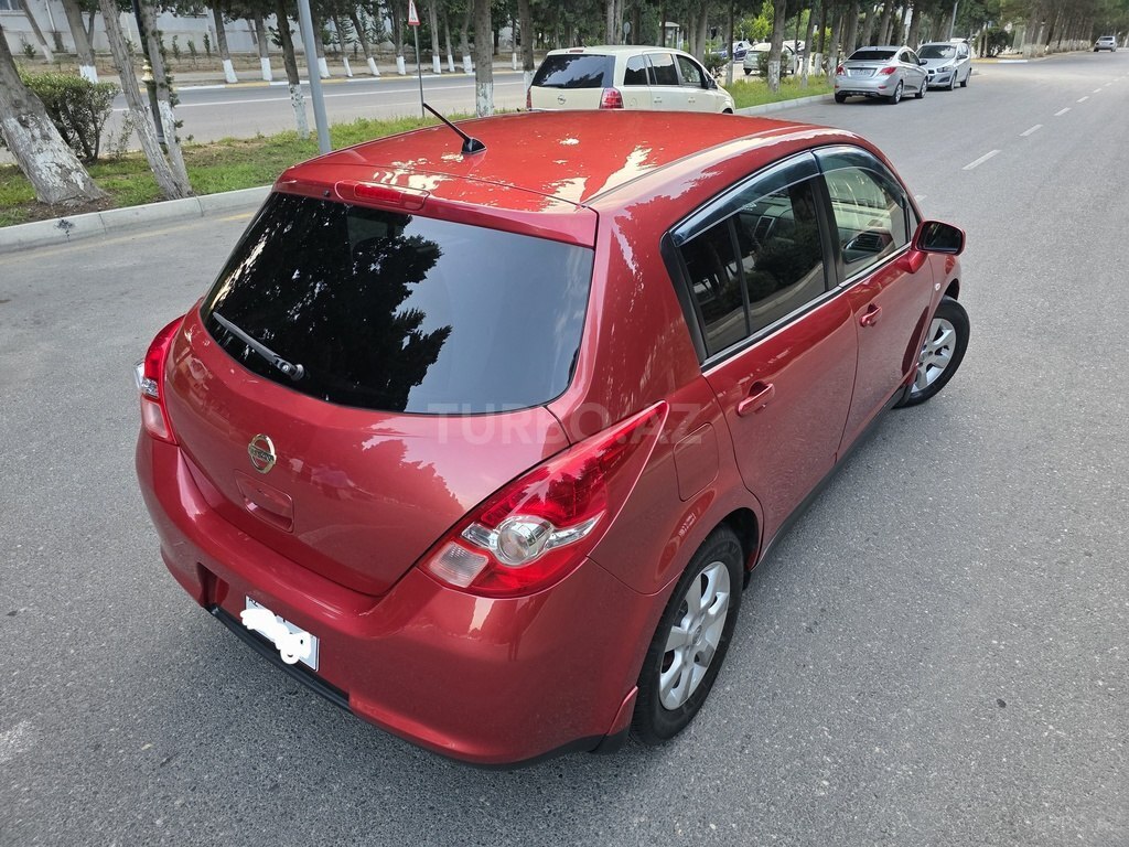 Nissan Tiida