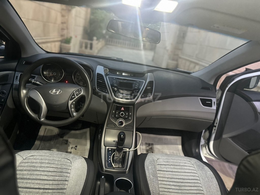 Hyundai Elantra
