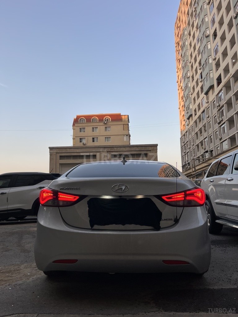 Hyundai Elantra