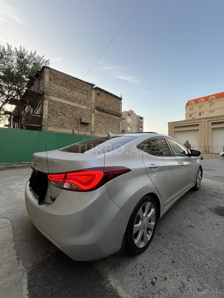 Hyundai Elantra