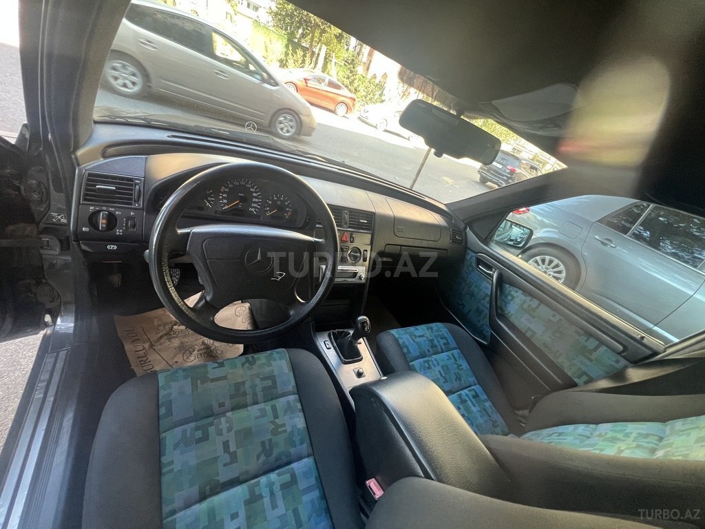 Mercedes C 200