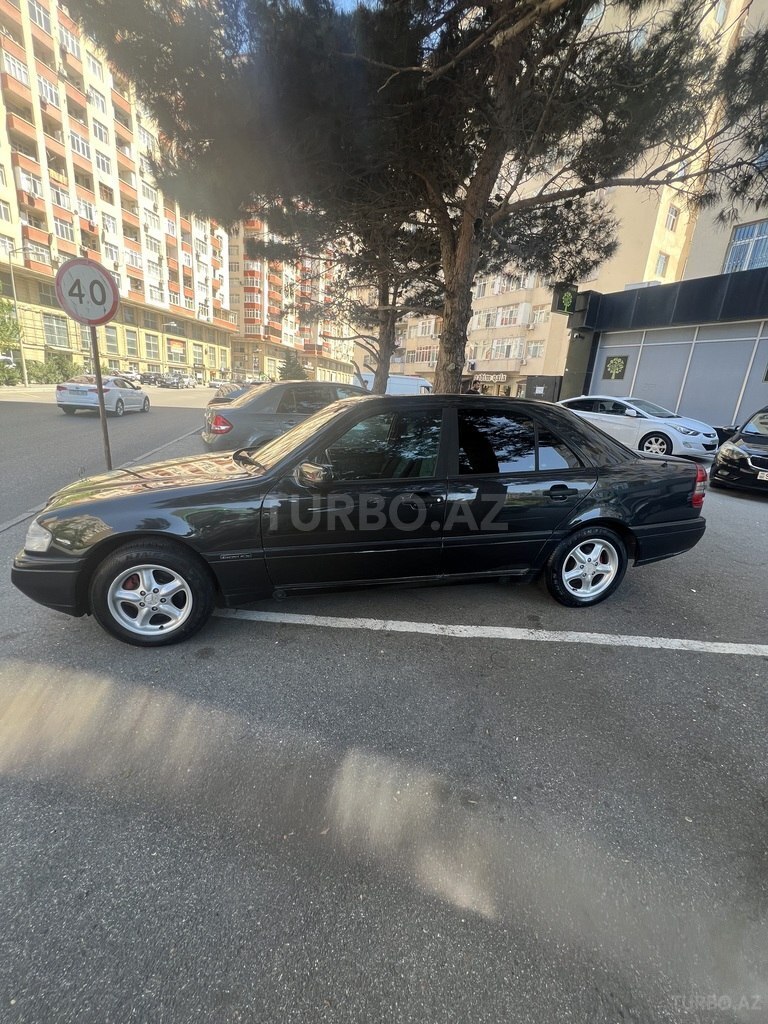 Mercedes C 200