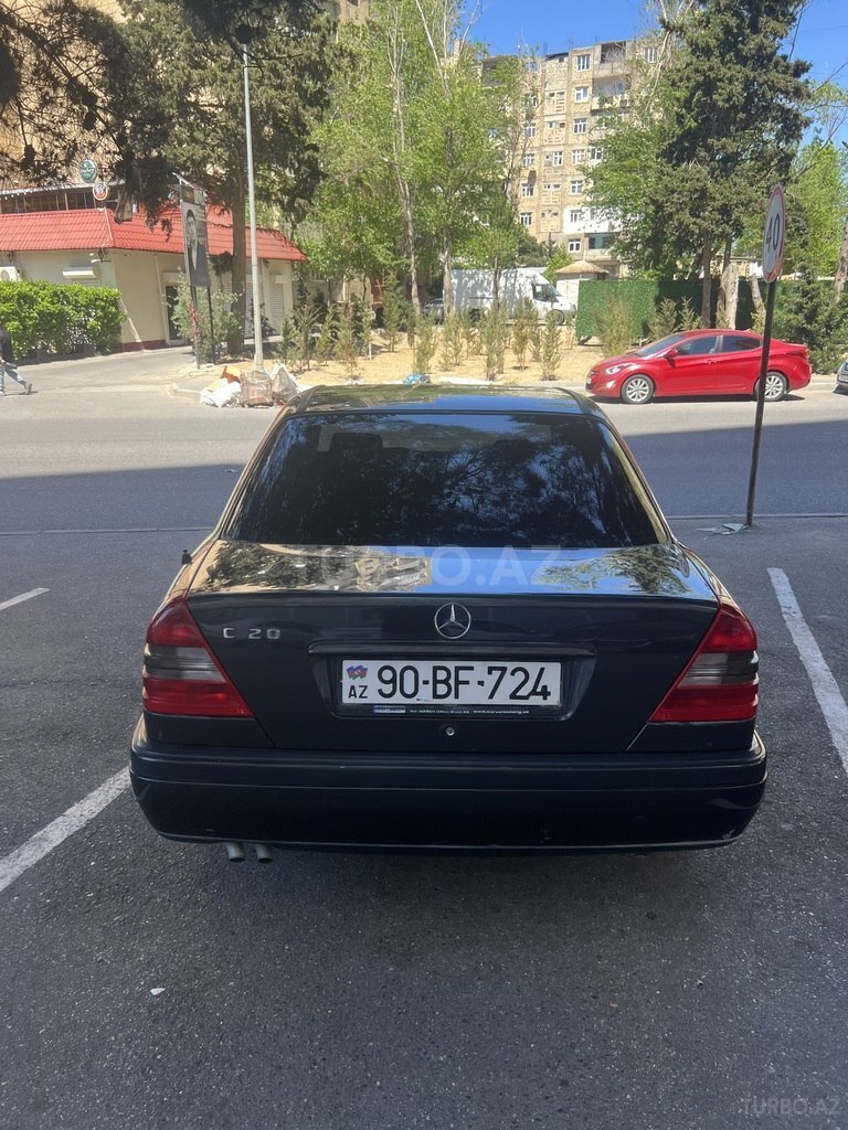 Mercedes C 200