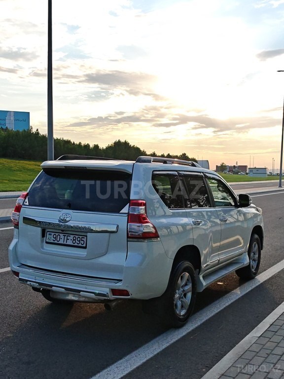 Toyota Land Cruiser Prado