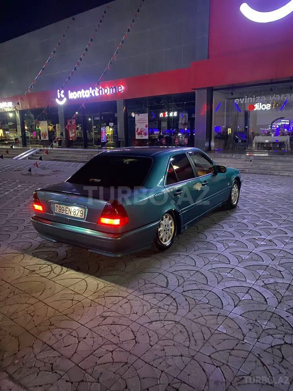Mercedes C 180