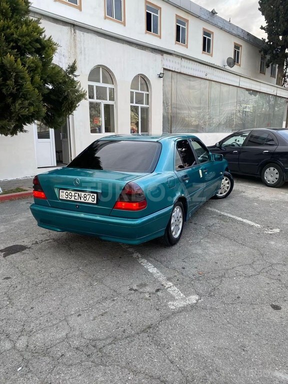 Mercedes C 180