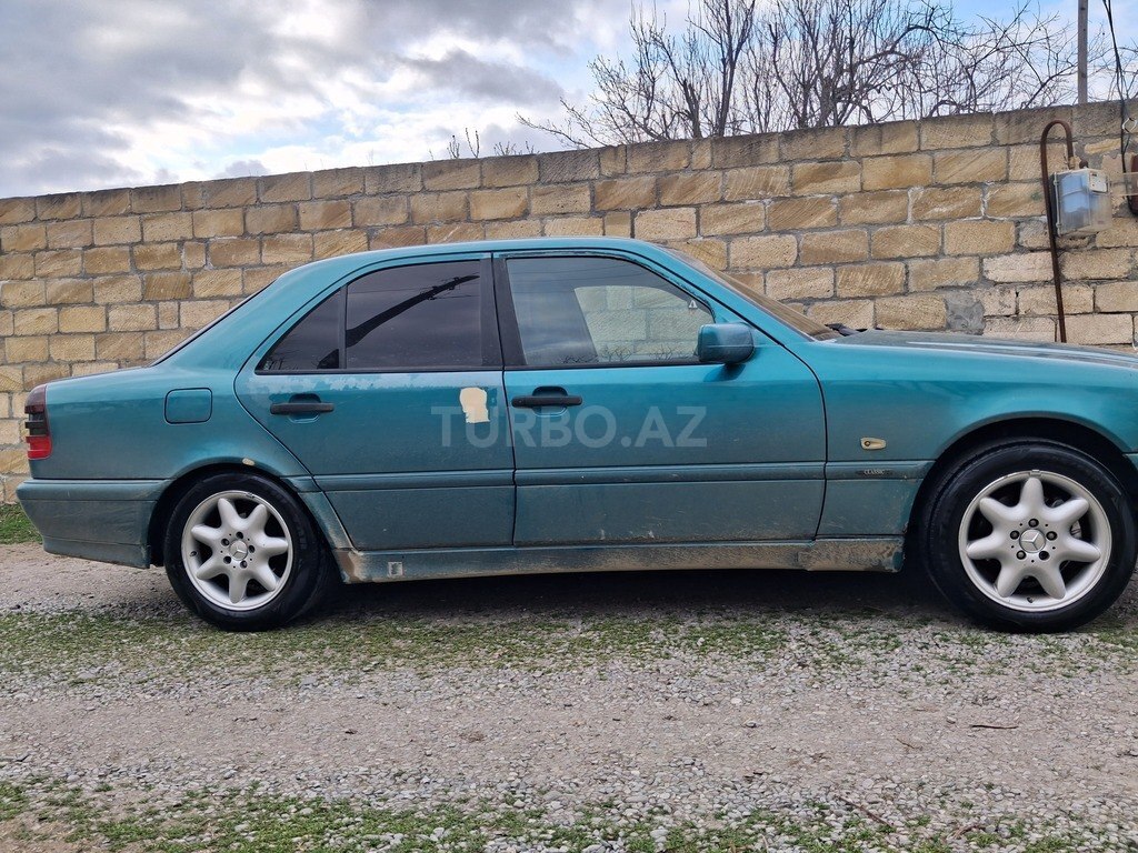 Mercedes C 180
