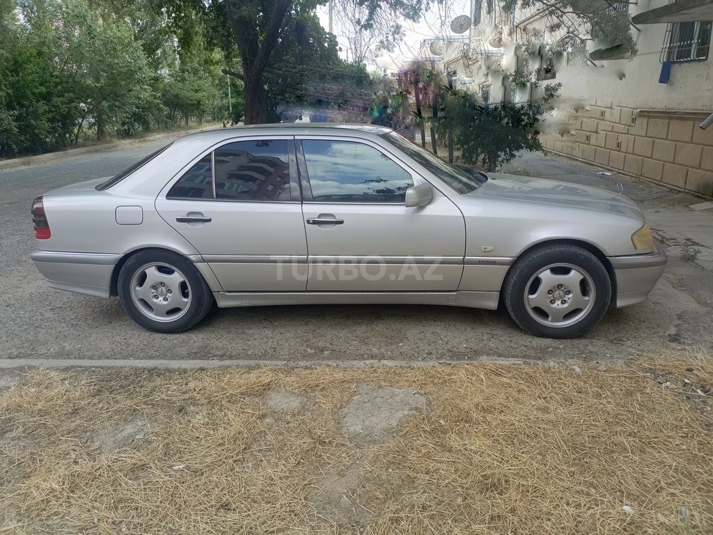 Mercedes C 180