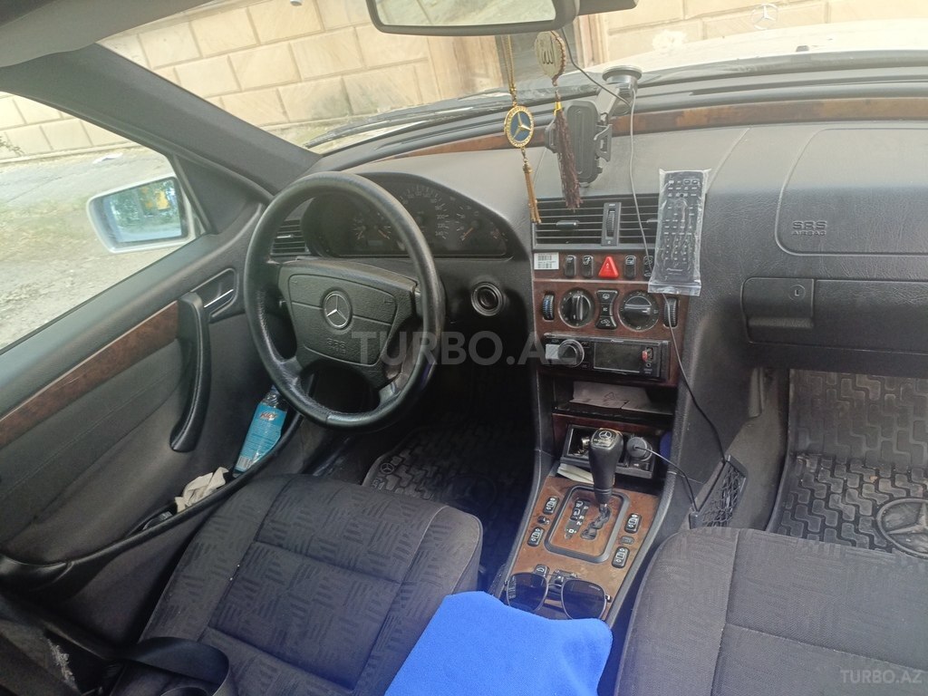 Mercedes C 180