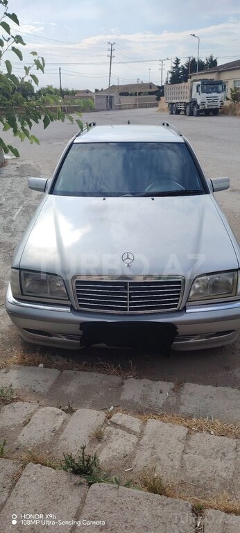 Mercedes C 200