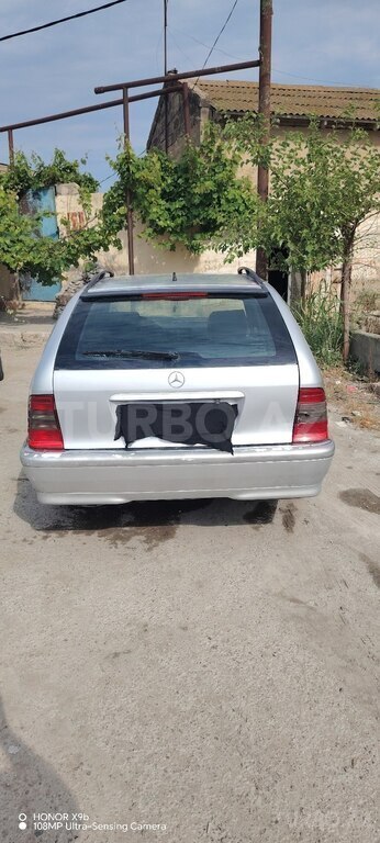 Mercedes C 200