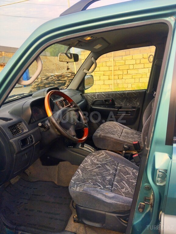 Mitsubishi Pajero io