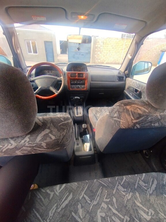 Mitsubishi Pajero io