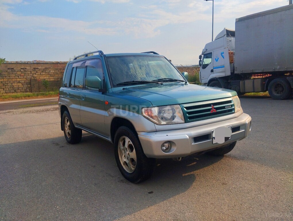 Mitsubishi Pajero io