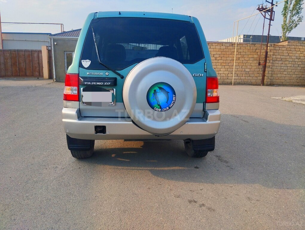 Mitsubishi Pajero io