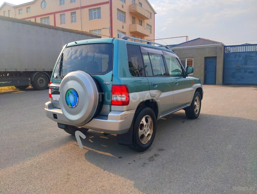 Mitsubishi Pajero io