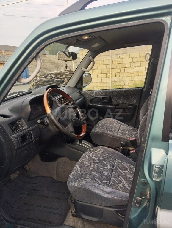 Mitsubishi Pajero io