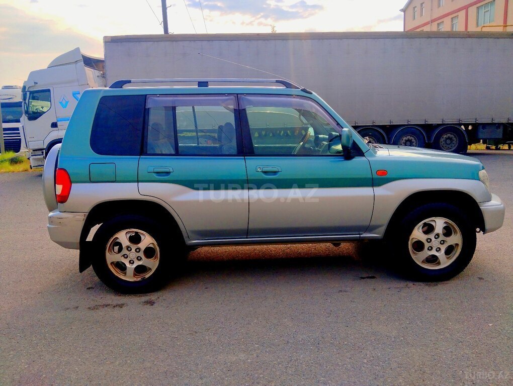 Mitsubishi Pajero io